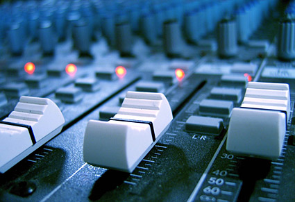 Recording console quality picture material